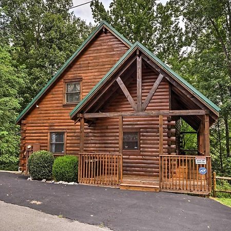 セバービル Pigeon Forge Cabin With Hot Tub, Grill And Pool Table!ヴィラ エクステリア 写真
