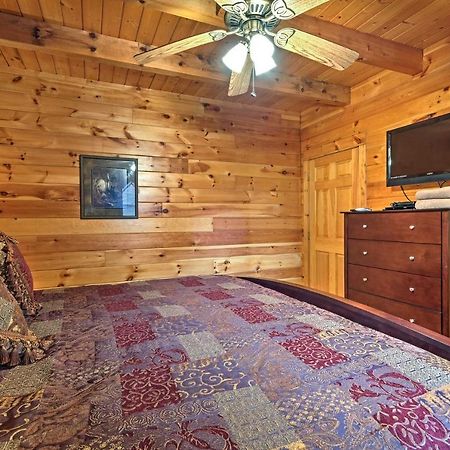 セバービル Pigeon Forge Cabin With Hot Tub, Grill And Pool Table!ヴィラ エクステリア 写真