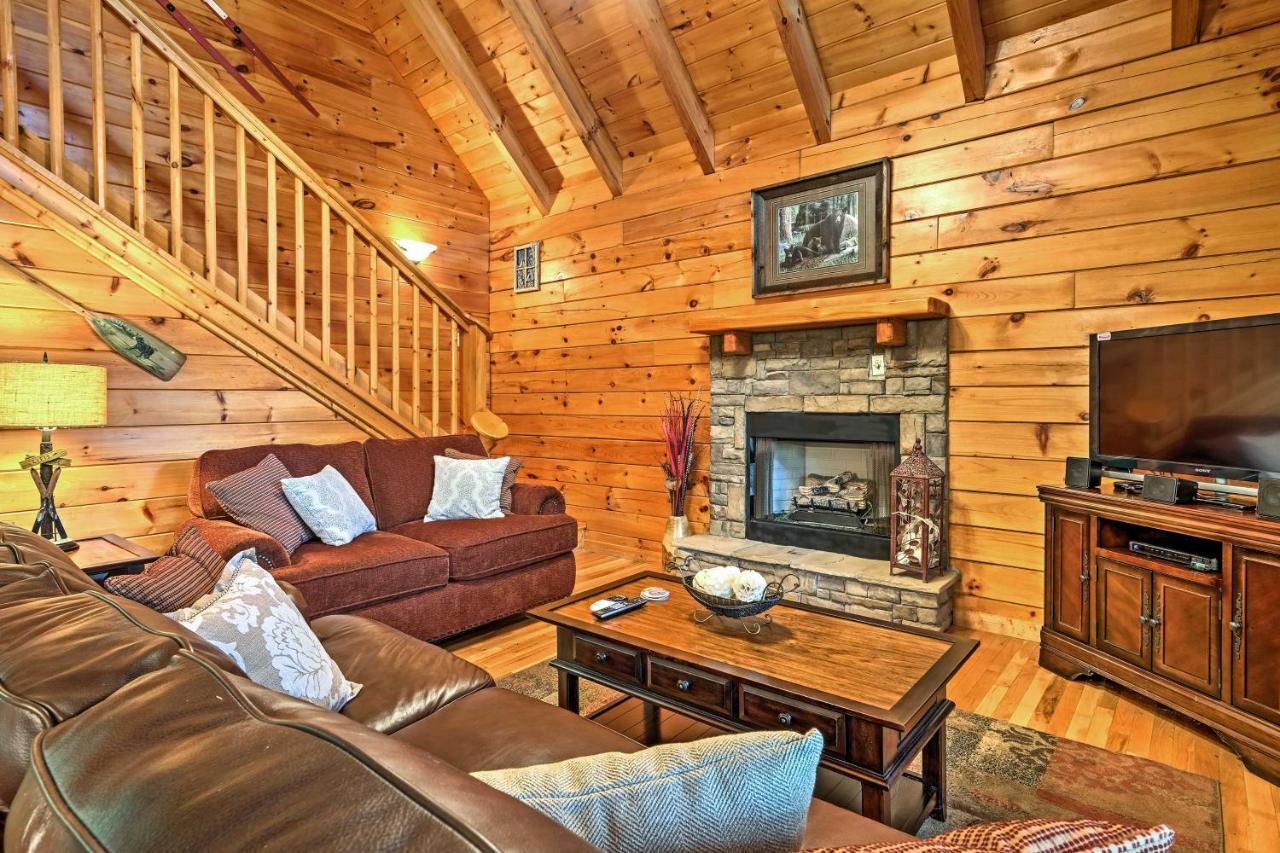 セバービル Pigeon Forge Cabin With Hot Tub, Grill And Pool Table!ヴィラ エクステリア 写真