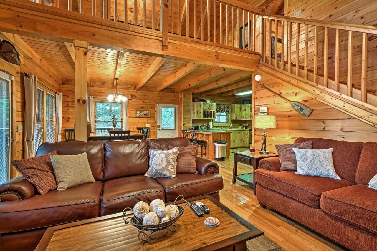セバービル Pigeon Forge Cabin With Hot Tub, Grill And Pool Table!ヴィラ エクステリア 写真