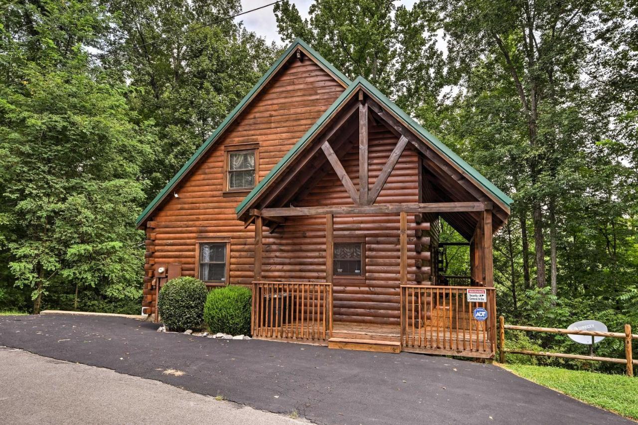 セバービル Pigeon Forge Cabin With Hot Tub, Grill And Pool Table!ヴィラ エクステリア 写真