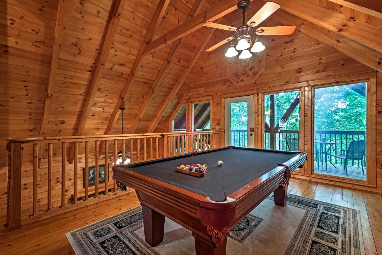 セバービル Pigeon Forge Cabin With Hot Tub, Grill And Pool Table!ヴィラ エクステリア 写真