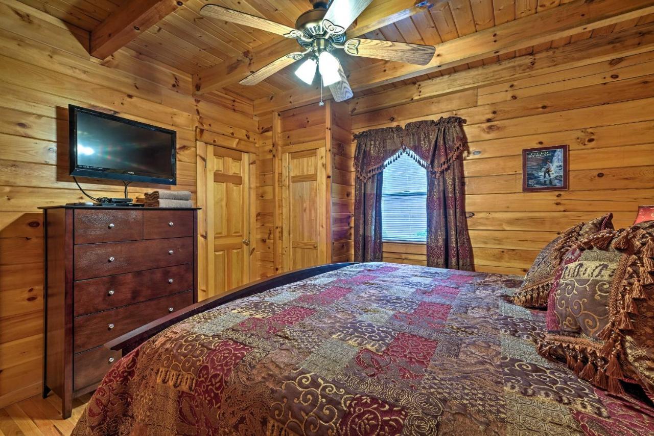 セバービル Pigeon Forge Cabin With Hot Tub, Grill And Pool Table!ヴィラ エクステリア 写真
