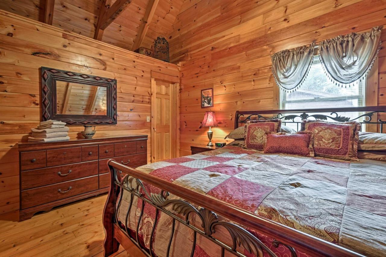 セバービル Pigeon Forge Cabin With Hot Tub, Grill And Pool Table!ヴィラ エクステリア 写真