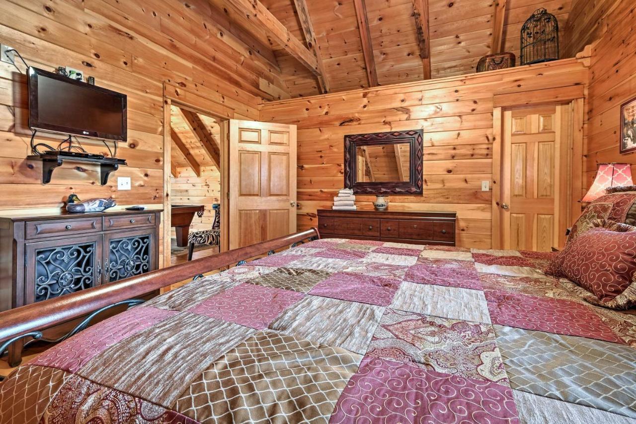 セバービル Pigeon Forge Cabin With Hot Tub, Grill And Pool Table!ヴィラ エクステリア 写真