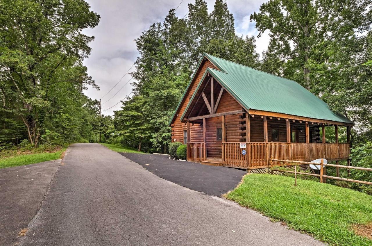 セバービル Pigeon Forge Cabin With Hot Tub, Grill And Pool Table!ヴィラ エクステリア 写真
